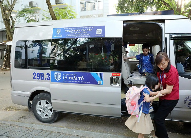 H&agrave; Nội kiểm tra to&agrave;n bộ xe đưa, đ&oacute;n học sinh - Ảnh 1.