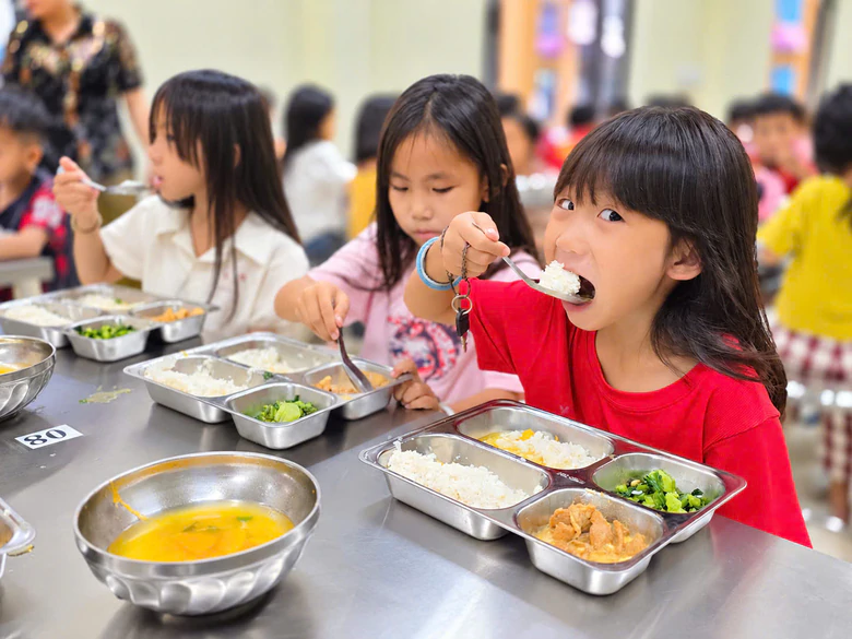 Một ng&agrave;y sinh hoạt của học sinh nội tr&uacute; bi&ecirc;n giới ở T&acirc;y Bắc ra sao?- Ảnh 6.