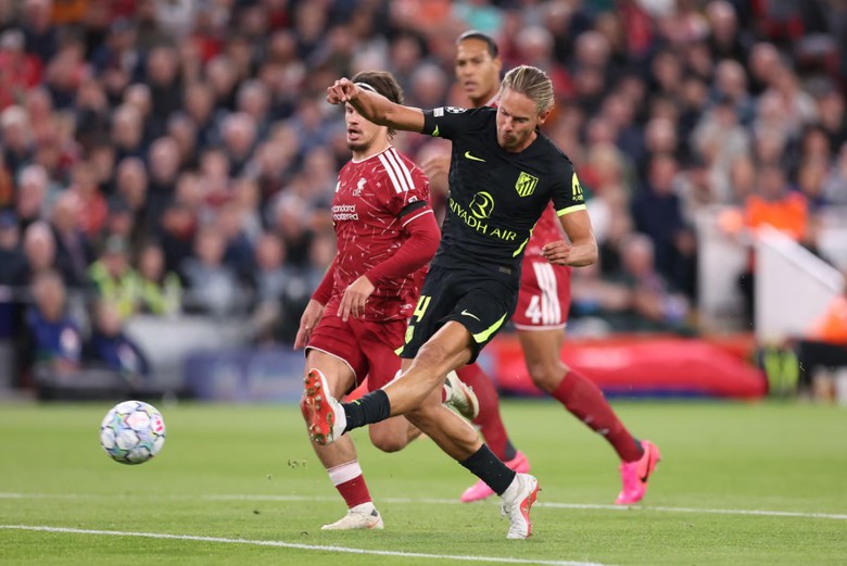 Champions League: Liverpool ngược d&ograve;ng đ&aacute;nh bại Atletico Madrid 2-1- Ảnh 1.