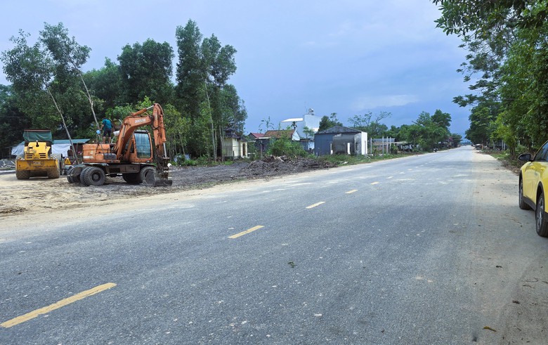 Quảng Trị: Giải quyết dứt điểm vướng mặt bằng dự &aacute;n QL15D đoạn cảng Mỹ Thủy đến cao tốc- Ảnh 6.