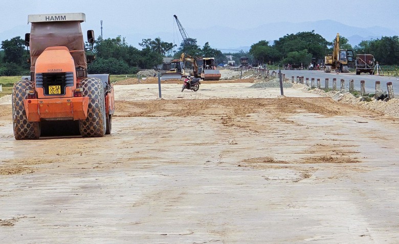 Quảng Trị: Giải quyết dứt điểm vướng mặt bằng dự &aacute;n QL15D đoạn cảng Mỹ Thủy đến cao tốc- Ảnh 8.