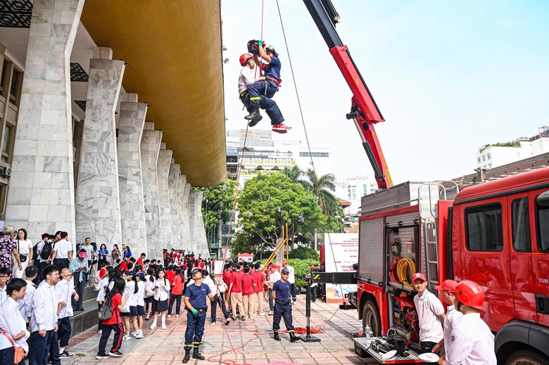 Nhiều c&ocirc;ng nghệ, thiết bị chữa ch&aacute;y nh&agrave; cao tầng, xe điện mới lạ tại triển l&atilde;m PCCC- Ảnh 6.