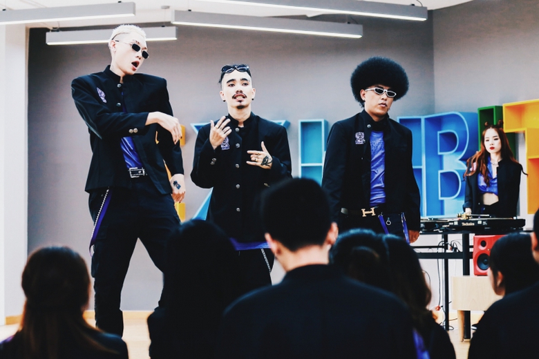 Trường học b&aacute; vương l&agrave; phim điện ảnh c&oacute; sự hỗ trợ 