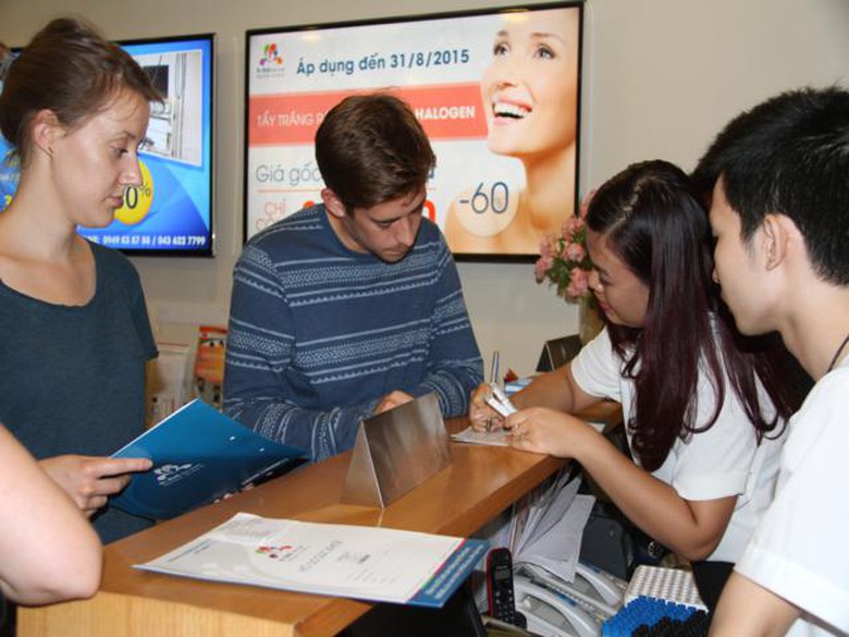 kh&aacute;m chũa bệnh cho người nước ngo&agrave;i