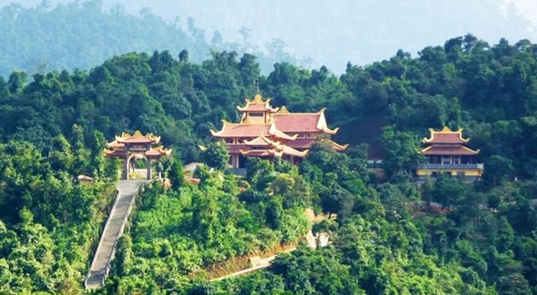 Thiền Viện Tr&uacute;c L&acirc;m được v&iacute; như chốn bồng lai ti&ecirc;n cảnh của Huế