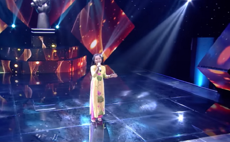 T&agrave;u anh qua n&uacute;i