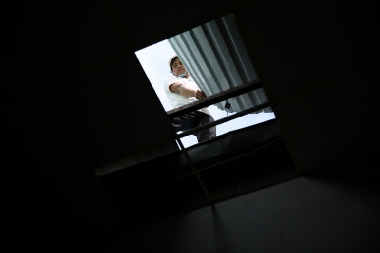 1. Cong ty ton Dong A giup Ha My lop lai mai nha t