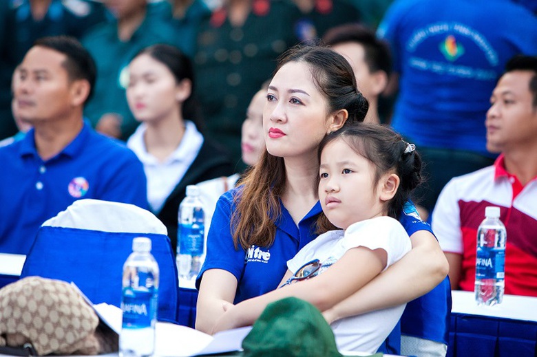 HH Đ&agrave;m Luu Ly1