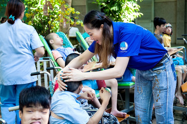 HH Đ&agrave;m Lưu Ly10