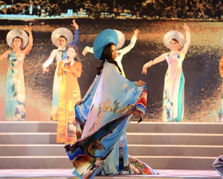 A hau Thuy An_Anh Ngoc Duong Thanh Nien 59