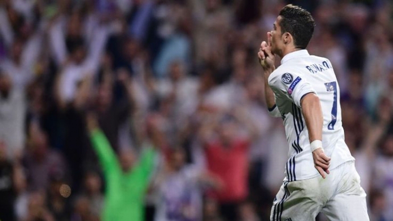 Ronaldo-tin-bong-da-sang-19-4