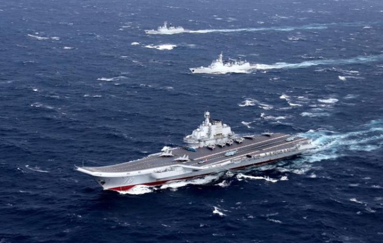 Tàu sân bay Liêu Ninh của Trung Quốc cùng n