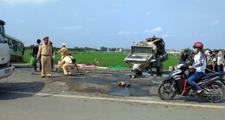 tai nạn 5 người chết ở Ph&uacute;c thọ