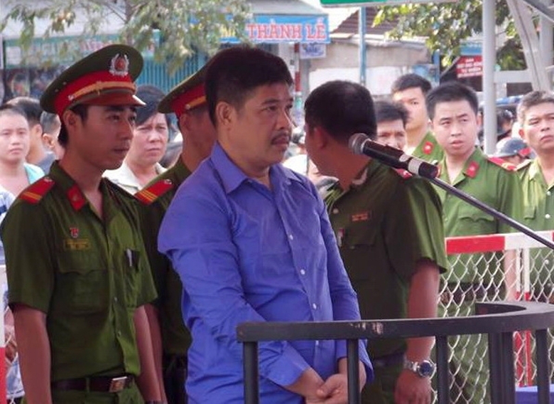 giết chị trong ng&agrave;y giỗ cha