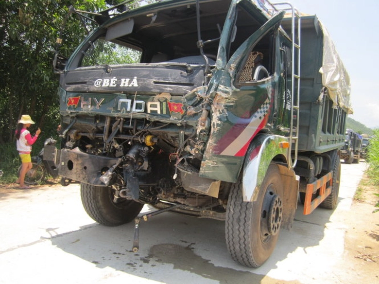 xe tải t&ocirc;ng t&agrave;u hỏa