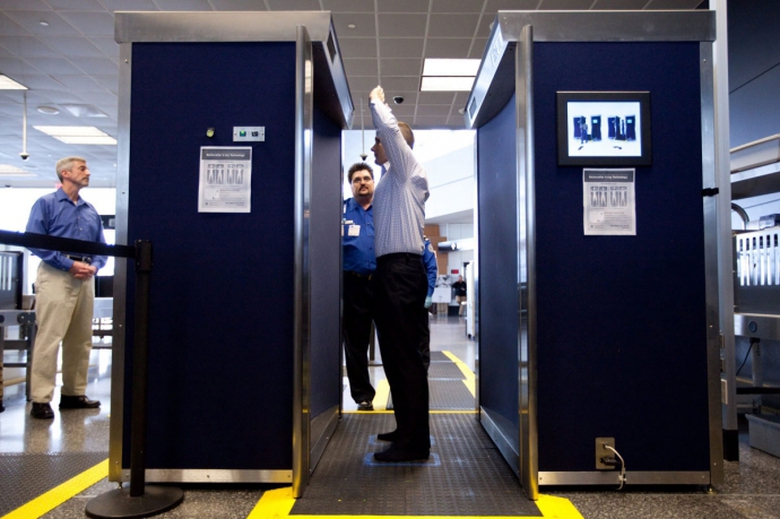 Bo  lo t 95% vu  khi , thie  t bi   a nh bom qua c