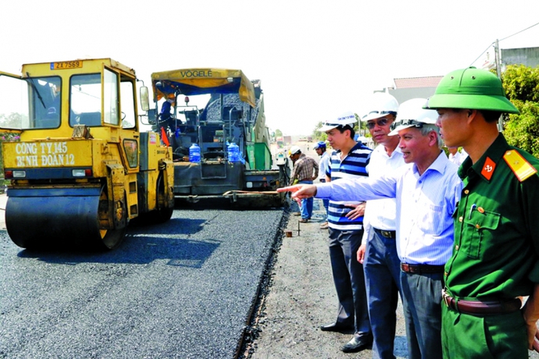 anh 1. ong Hoa - thu 2. ong Hiep- thu 1 kiem tra c