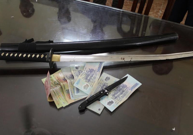 tang vật vụ bảo k&ecirc; xe khach mỹ đ&igrave;nh