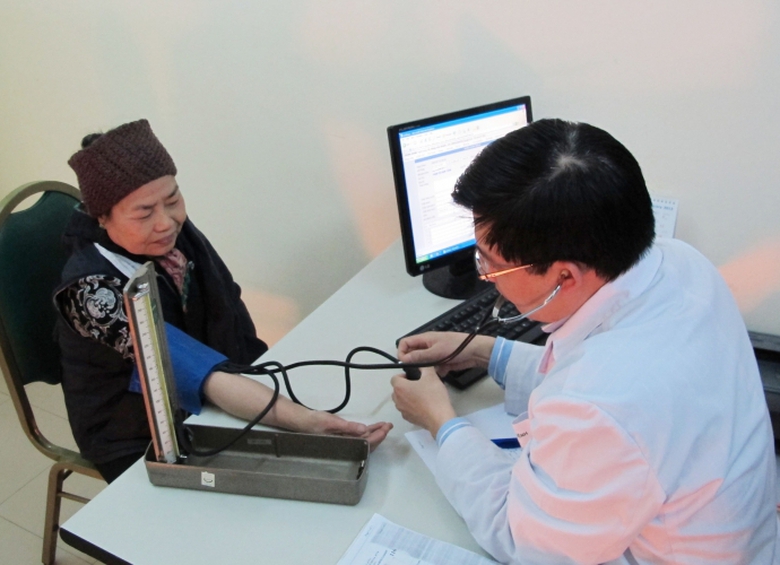 bệnh nh&acirc;n huyết &aacute;p cao