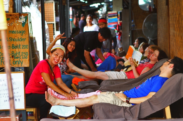 Th&acirc;n thiện, niềm nở v&agrave; hiếu kh&aacute;ch đ&atilde; tạo n&ecirc;n sức h