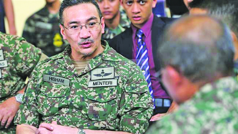 Bộ trưởng Quốc ph&ograve;ng Malaysia