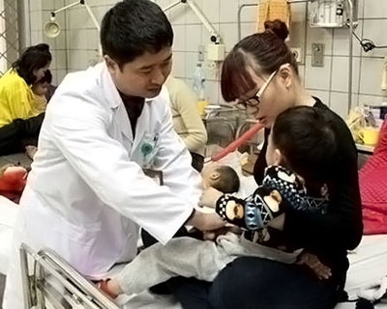 Tuyệt đối kh&ocirc;ng bắt trẻ ăn ki&ecirc;ng khi