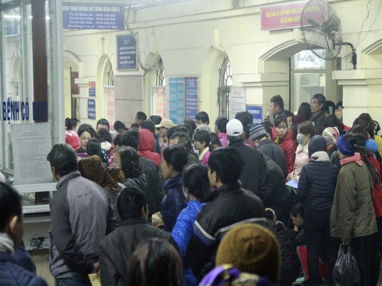 benh-nhan-tap-nap-khamK