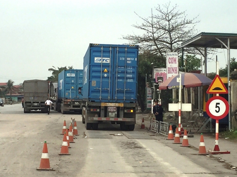 qu&aacute;n cơm bủa v&acirc;y trạm c&acirc;n