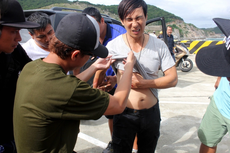 L&yacute; Hải bị thương tr&ecirc;n phim trường Lật mặt 2