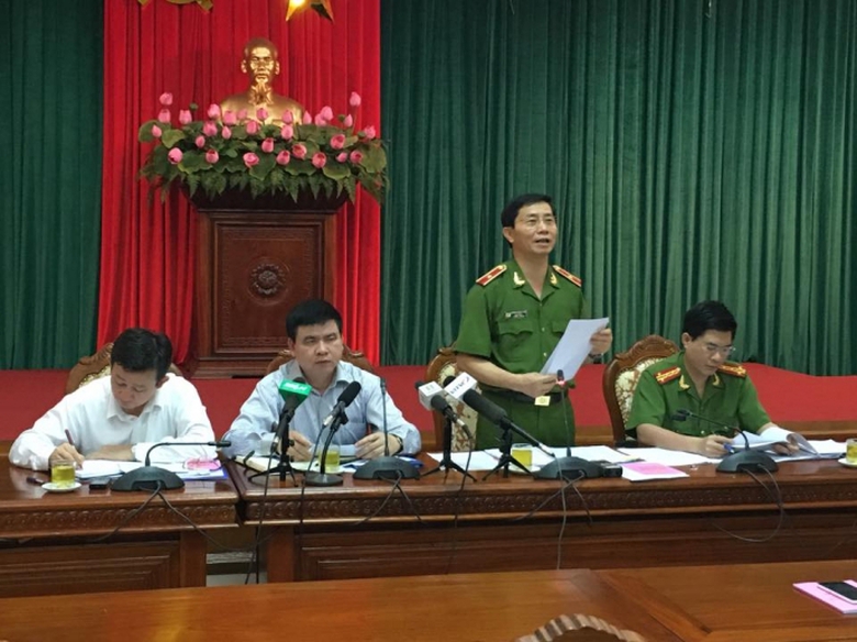 họp b&aacute;o th&agrave;nh ủy 12.4