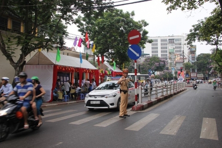 CSGT đảm bảo ATGT ng&agrave;y bầu cử