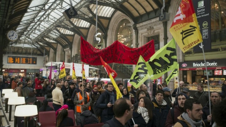 Đ&igrave;nh c&ocirc;ng tại nh&agrave; ga Gare de Lyon tại thủ đ&ocirc; Paris