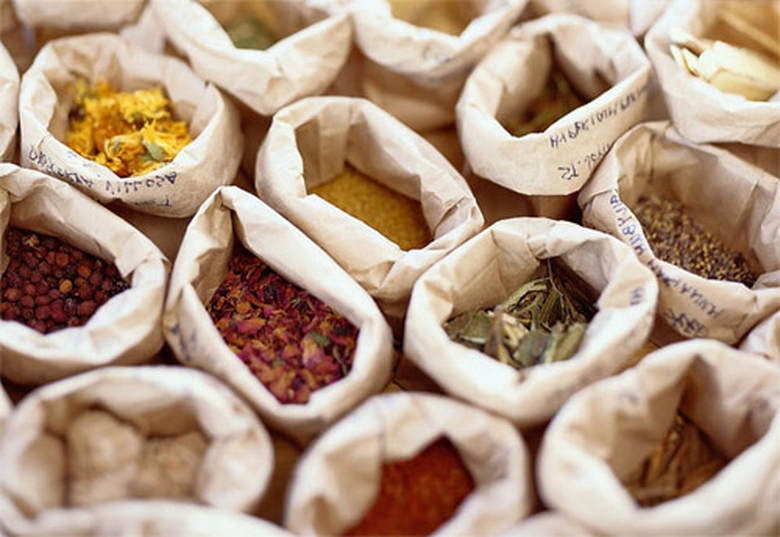 B&aacute;t nh&aacute;o nguồn dược liệu đ&ocirc;ng y (1)