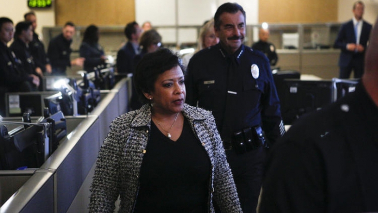 Tổng chưởng l&yacute; Mỹ Loretta Lynch vướng t&acirc;m b&atilde;o chỉ 