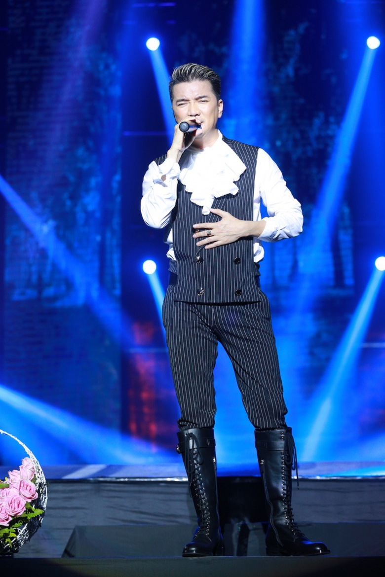 Đ&agrave;m Vĩnh Hưng l&agrave; ca sĩ rất 
