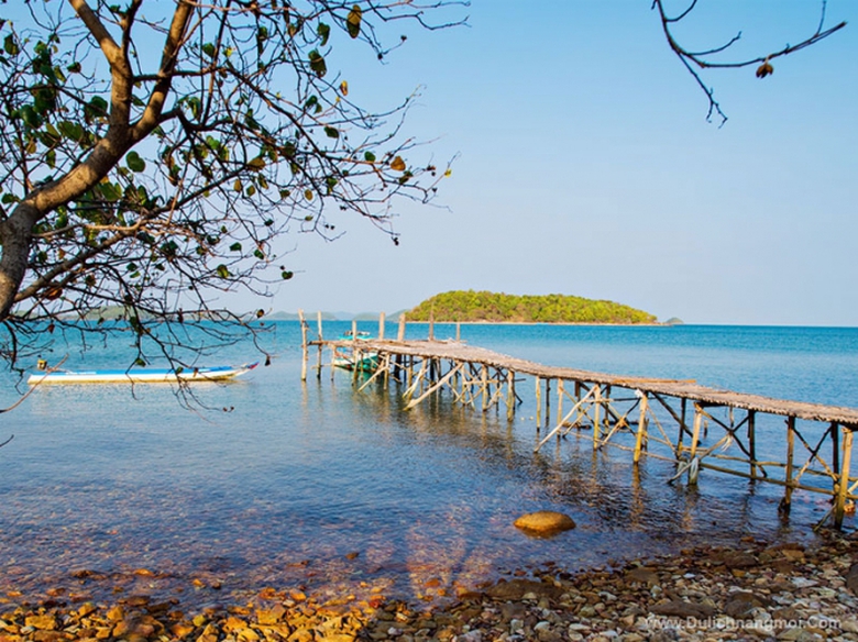 đảo B&agrave; Lụa