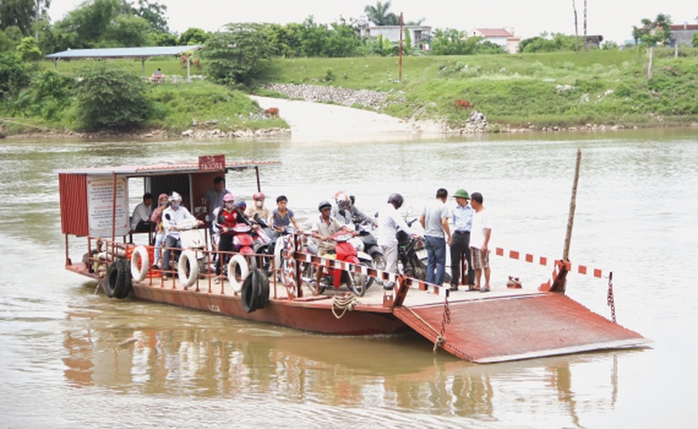 đ&ograve; ngang Th&aacute;i B&igrave;nh kh&ocirc;ng h&agrave;nh kh&aacute;ch n&agrave;o mặc &aacute;o pha