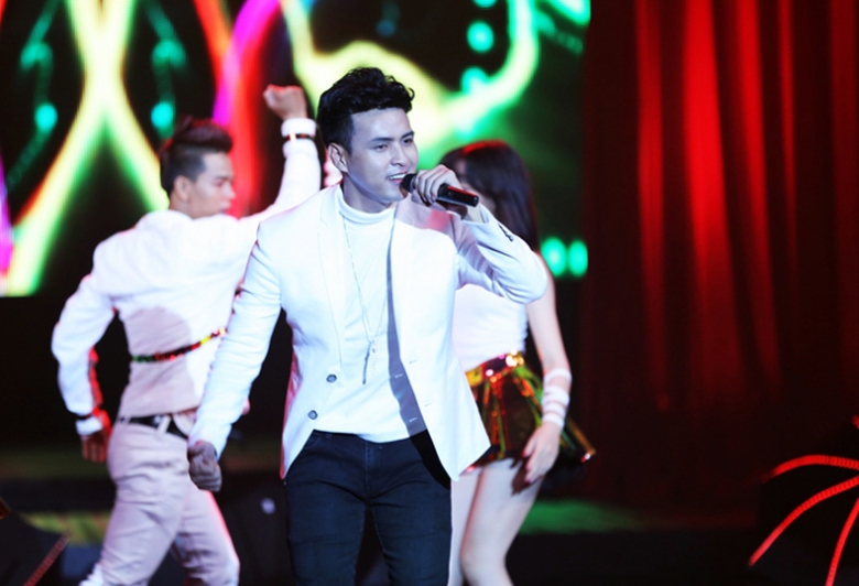 Ca si Ho Quang Hieu (9)