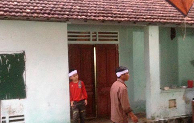 anh-re-em-vo-chet-loa-the