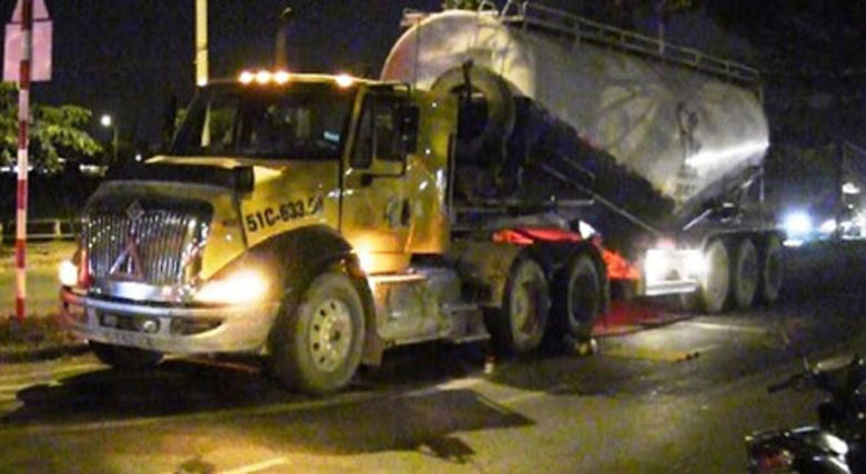 tai-xe-xe-bon-dot-tu