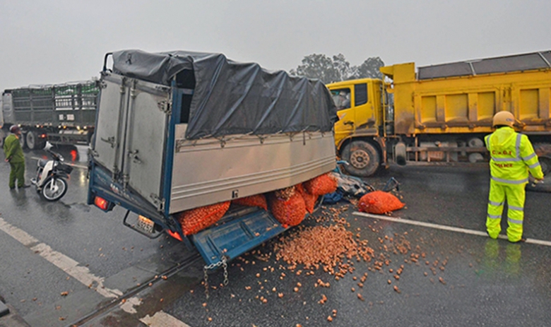 xe-tai-dam-container-vanh-dai-3