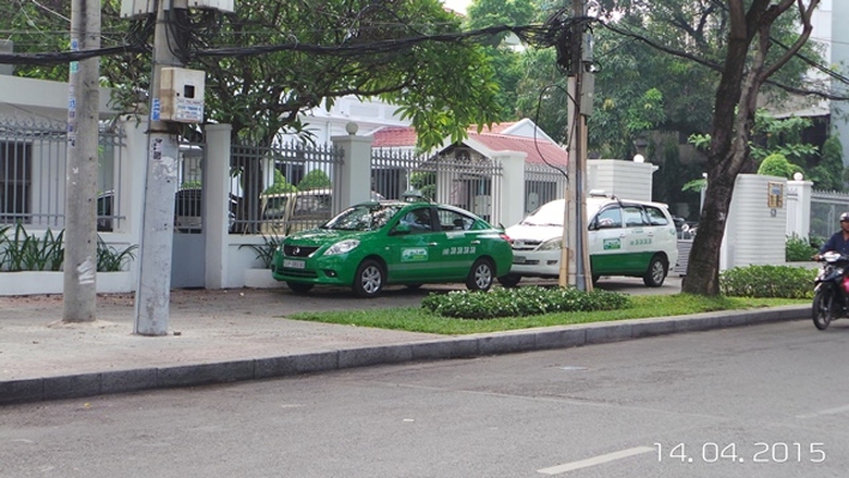 V&agrave;o hồi 8h20 s&aacute;ng tr&ecirc;n đường Nguyễn Bỉnh Khi&ecirc;m tax