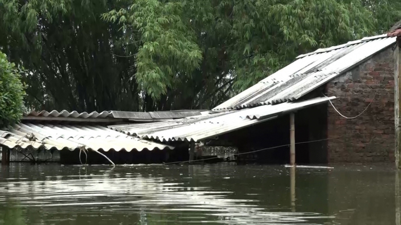 8. SCVL - nước ngập nóc nhà