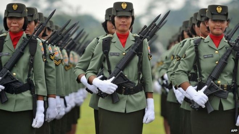 nu quan nhan indonesia