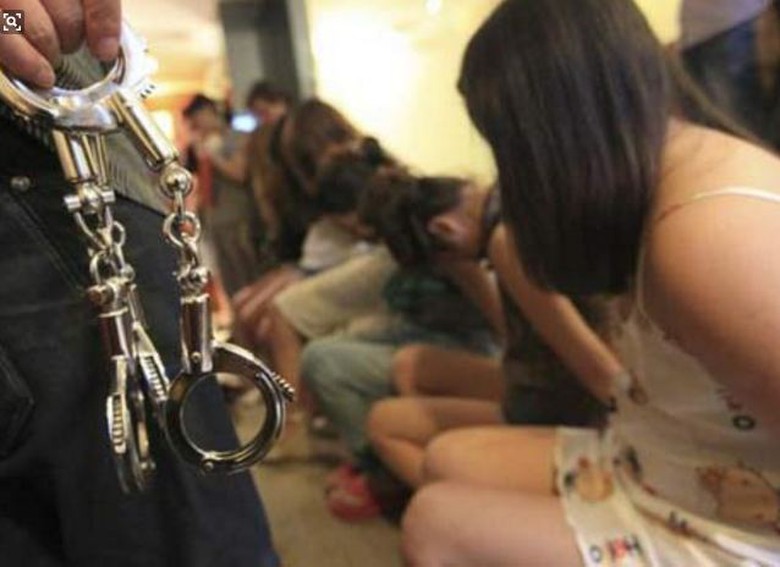 ban thieu nu sang trung quoc