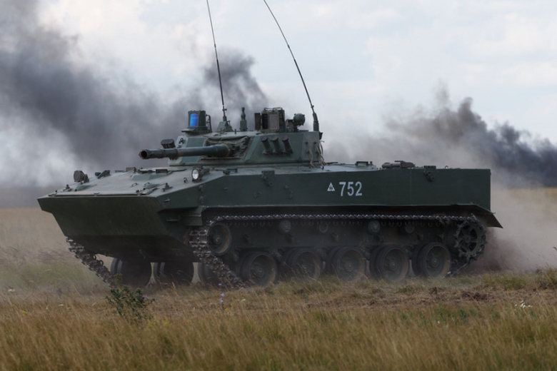 Xe tăng BMD-4M hạ c&aacute;nh an to&agrave;n