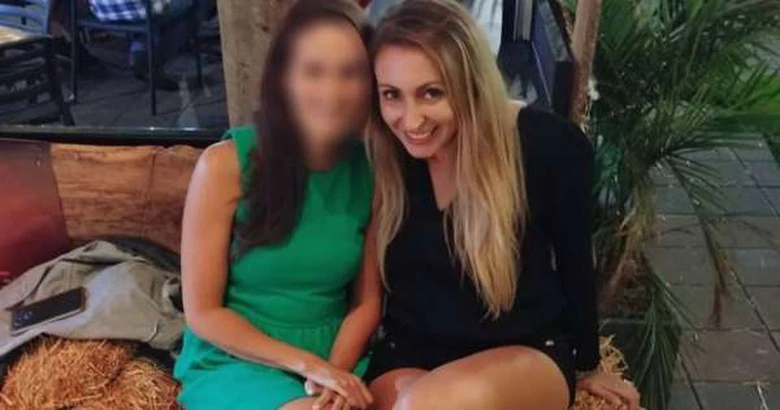 Nữ gi&aacute;o vi&ecirc;n