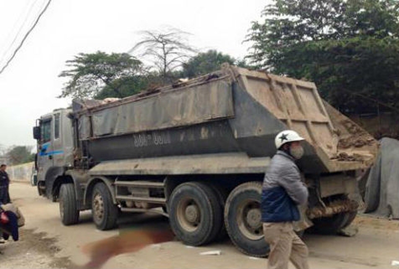 nan-nhan-la-het-cau-cuu-tai-xe-van-di-chuyen_12381