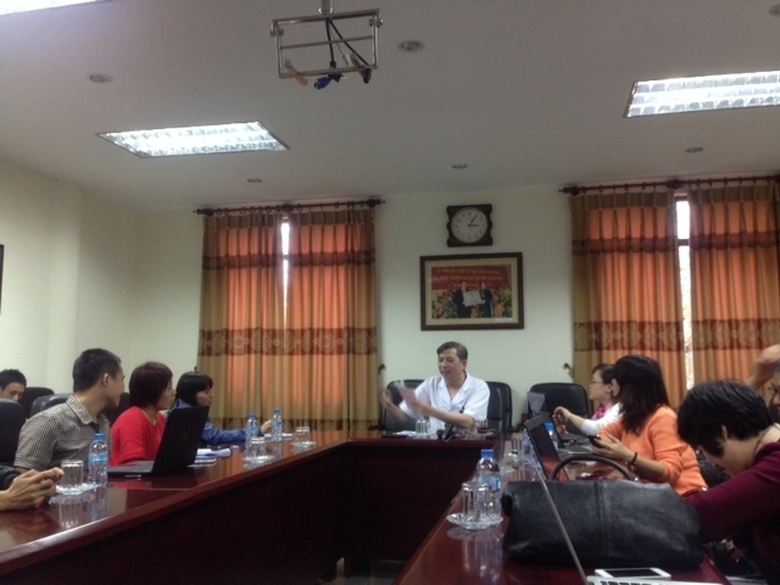 ong-vu-ba-quyet-tran-tinh-voi-bao-chi-1700