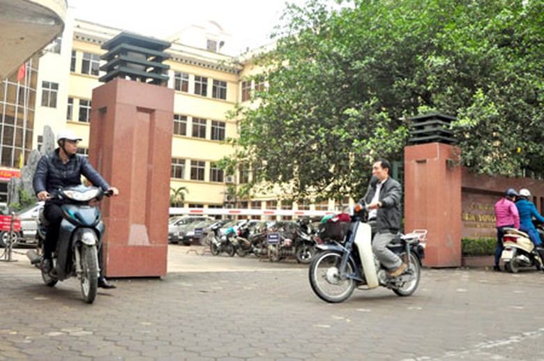 Trụ sở cũ của Bộ TN&MT tại 83 Nguyễn Ch&iacute; Thanh hiện vẫn l&agrave; nơi l&agrave;m việc của TCT T&agrave;i nguy&ecirc;n v&agrave; m&ocirc;i trường, một đơn vị thuộc Bộ TN&MT